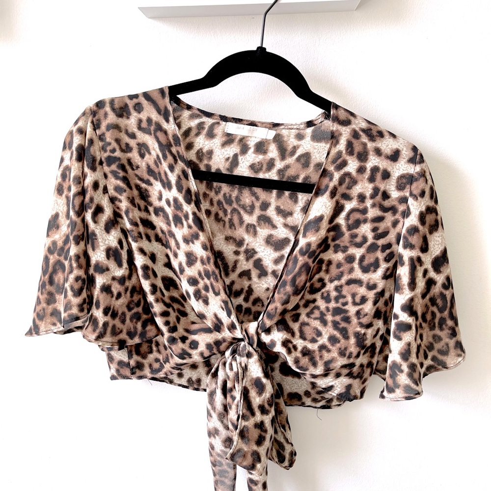Vera & Lucy Leopard Print Front-Tie Crop Top